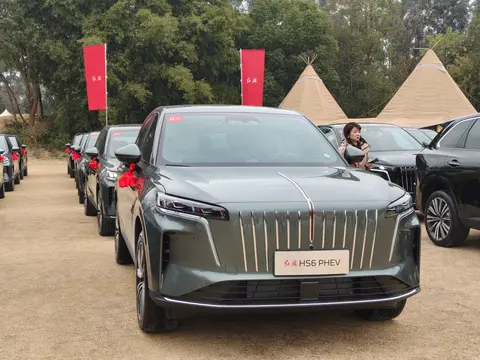 万人交付仪式落地成都站,红旗HS6 PHEV凭什么圈粉?