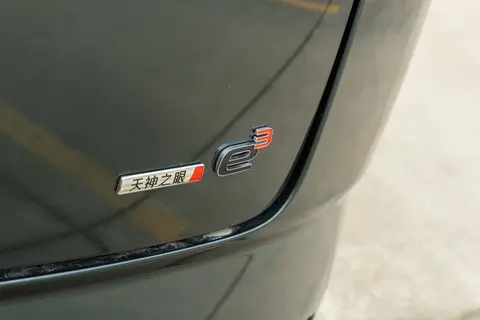 雪天开大车封神!腾势N8L易三方稳到离谱