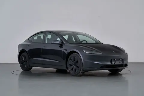 新款特斯拉Model 3动力曝光！配备78.4度电池，续航830公里