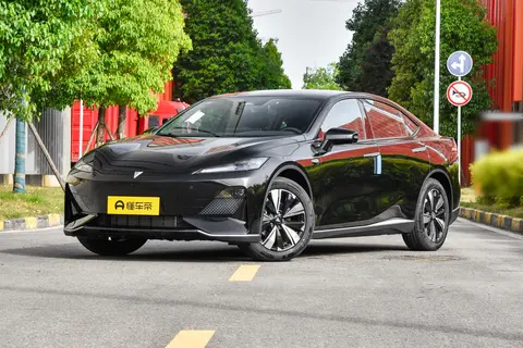 增程智驾都有了 极狐全新阿尔法S5预售 要不要等看这一篇就够了